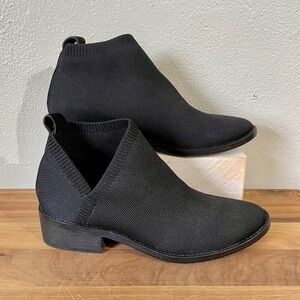 Eileen Fisher Black Knit Ankle Boots Stretch Pull On Minimalist Comfort 7.5 Walk